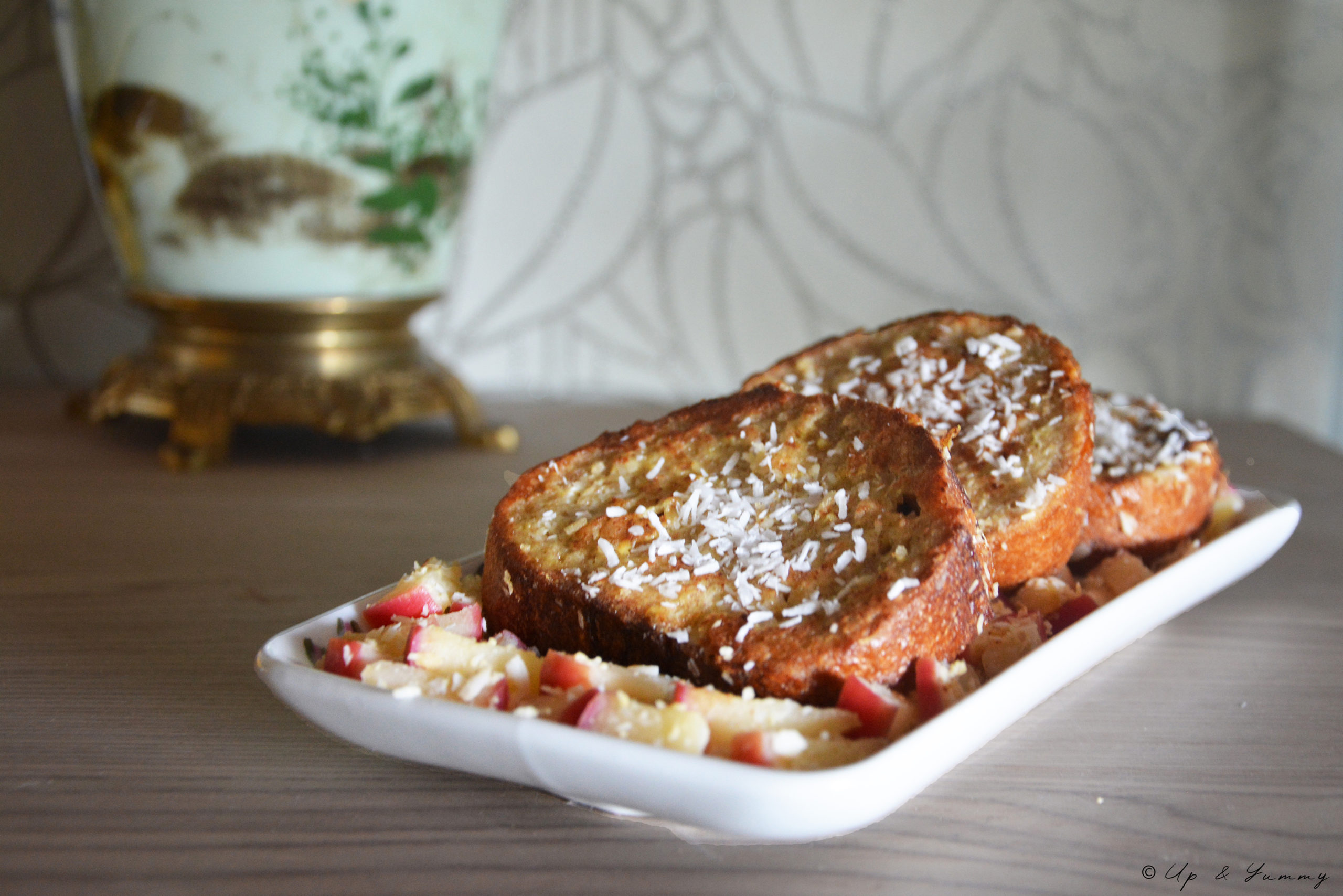 Healthy Pain Perdu Apple Coconut (French toast) • Up&Yummy